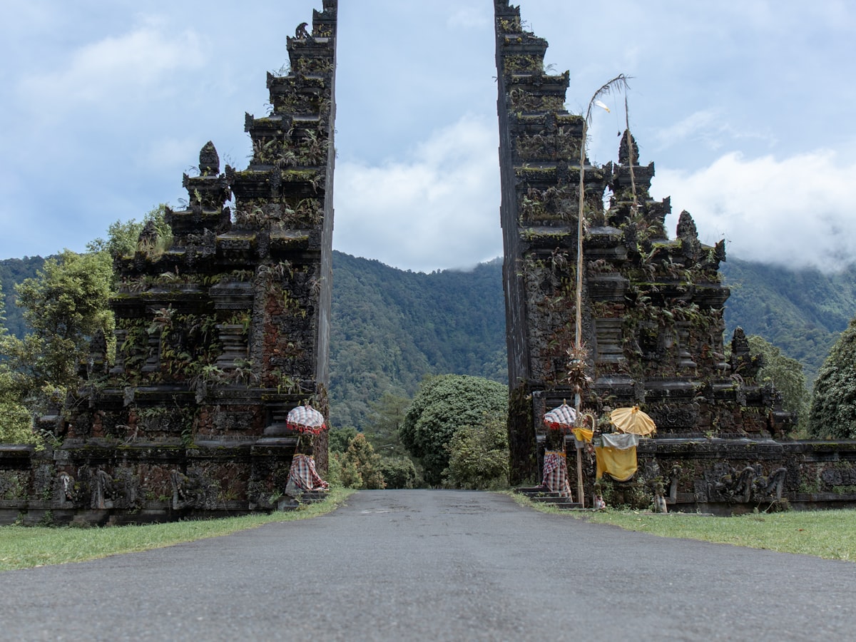 North Bali Sunrise Dolphin & Temple Tour